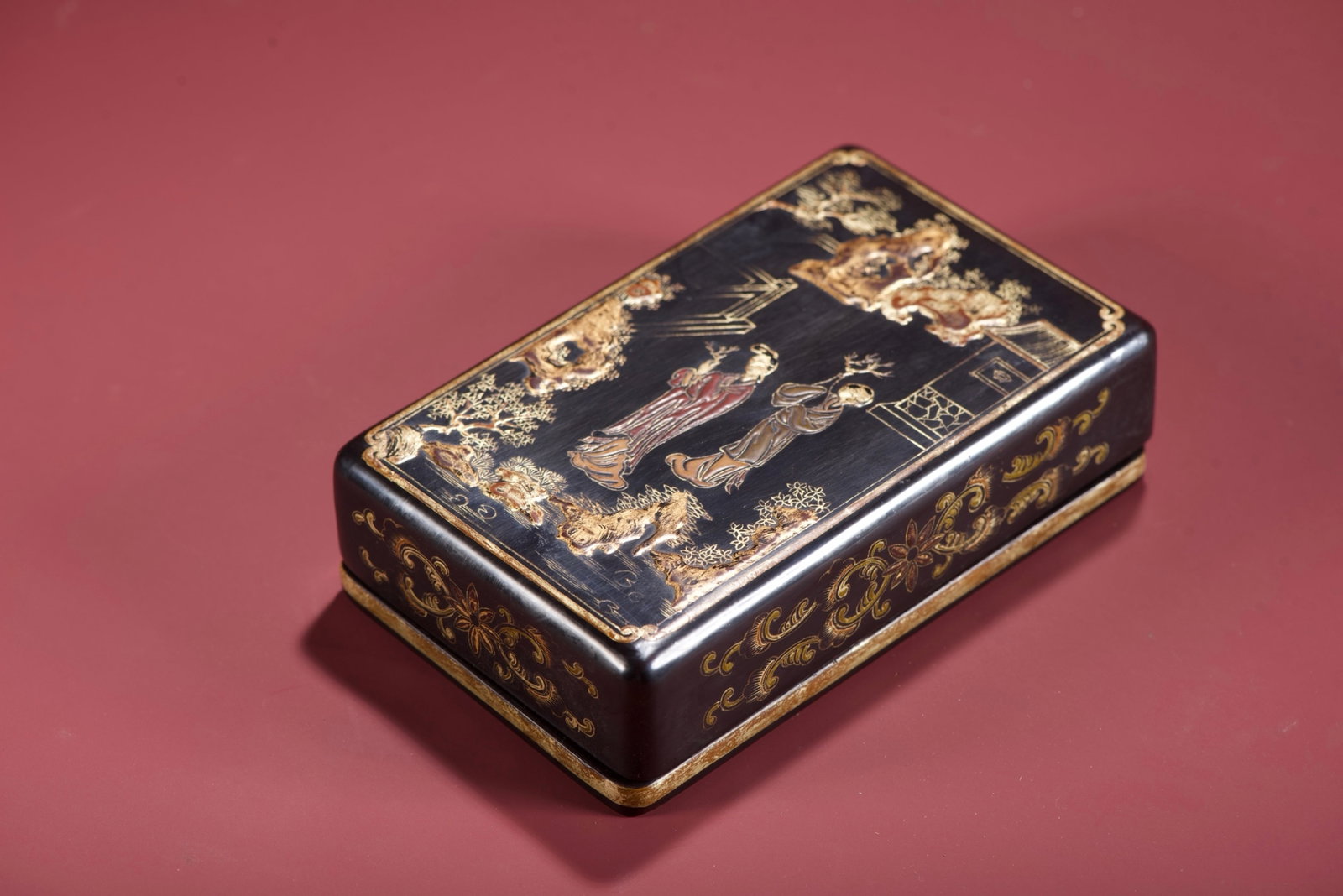 An Exquisite Carved Lacquer Painted Gold Character and Story Pattern Box with Cover (1 of 9)