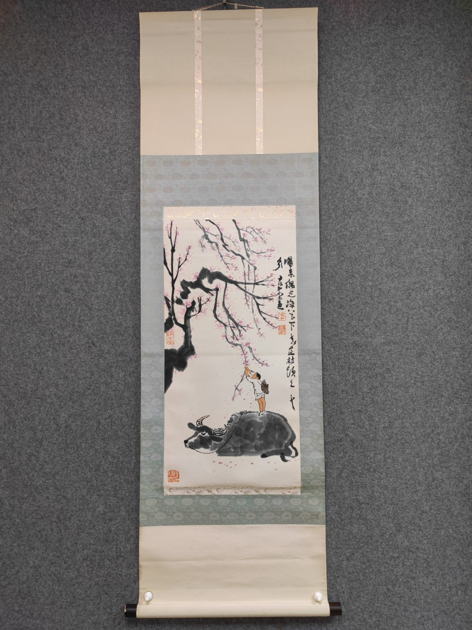 A Chinese Vertical Scroll Ink Painting of Figure and Story on Paper