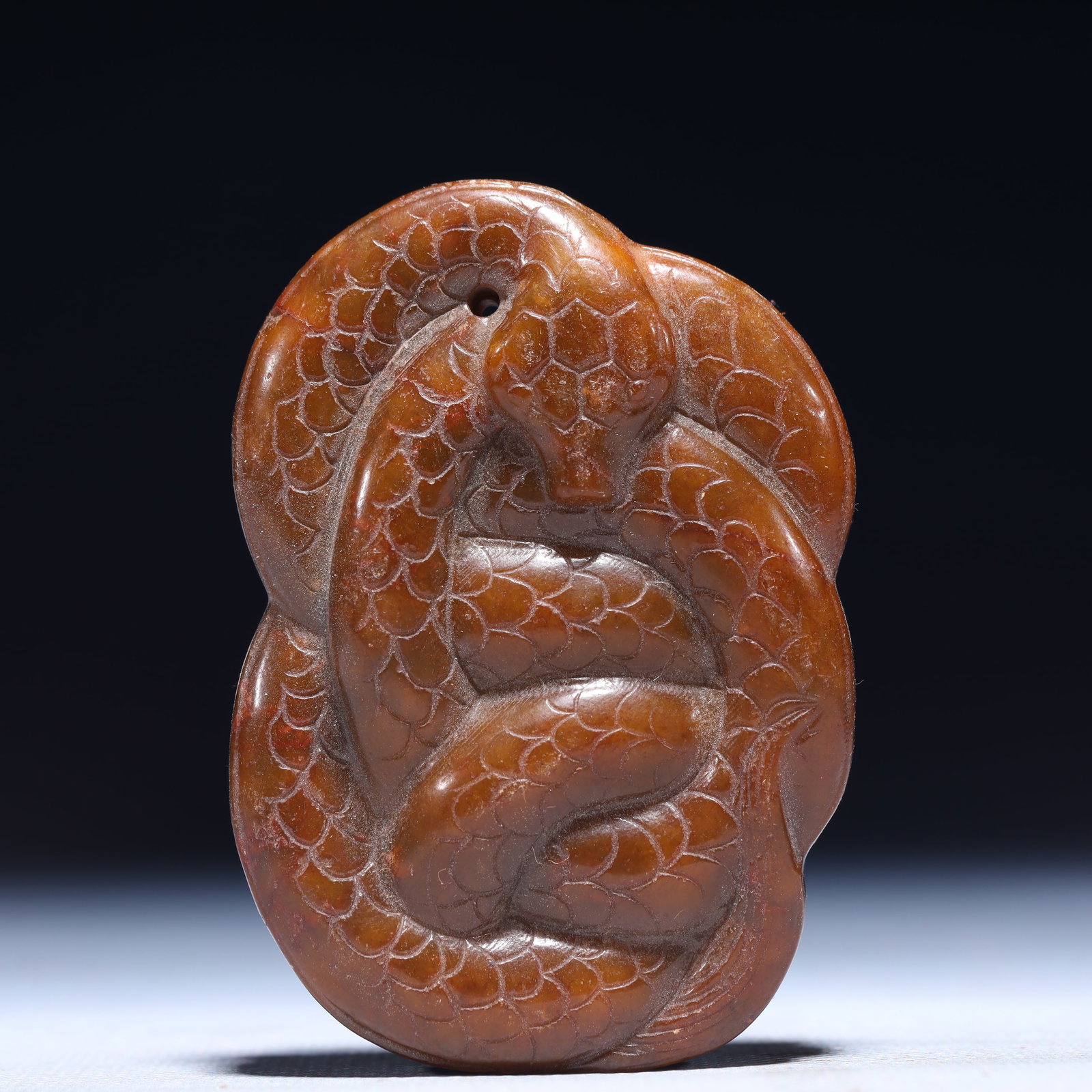 An Exquisite Archaic Jade Snake Patten Pendant: An Exquisite Archaic Jade Snake Patten Pendant,Ancient Time,China,Size:2.2inx0.4inx3in,Weight:98g 高古玉蛇纹挂件,中国远古时ć
