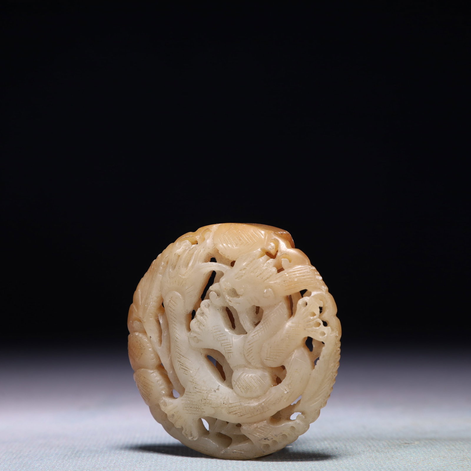 An Exquisite White Jade Dragon Pattern Buckle - 2