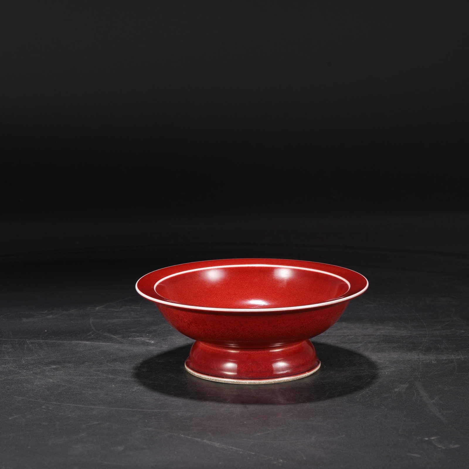 An Exquisite Ruby red-Glazed Plate - 2