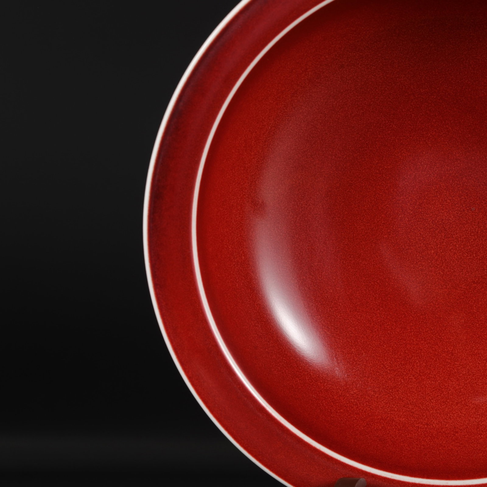 An Exquisite Ruby red-Glazed Plate - 4
