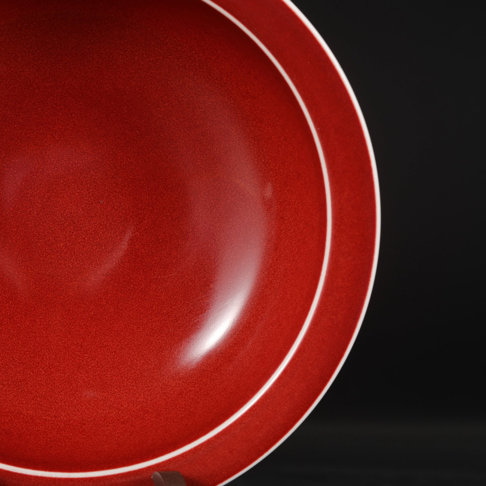 An Exquisite Ruby red-Glazed Plate - 5