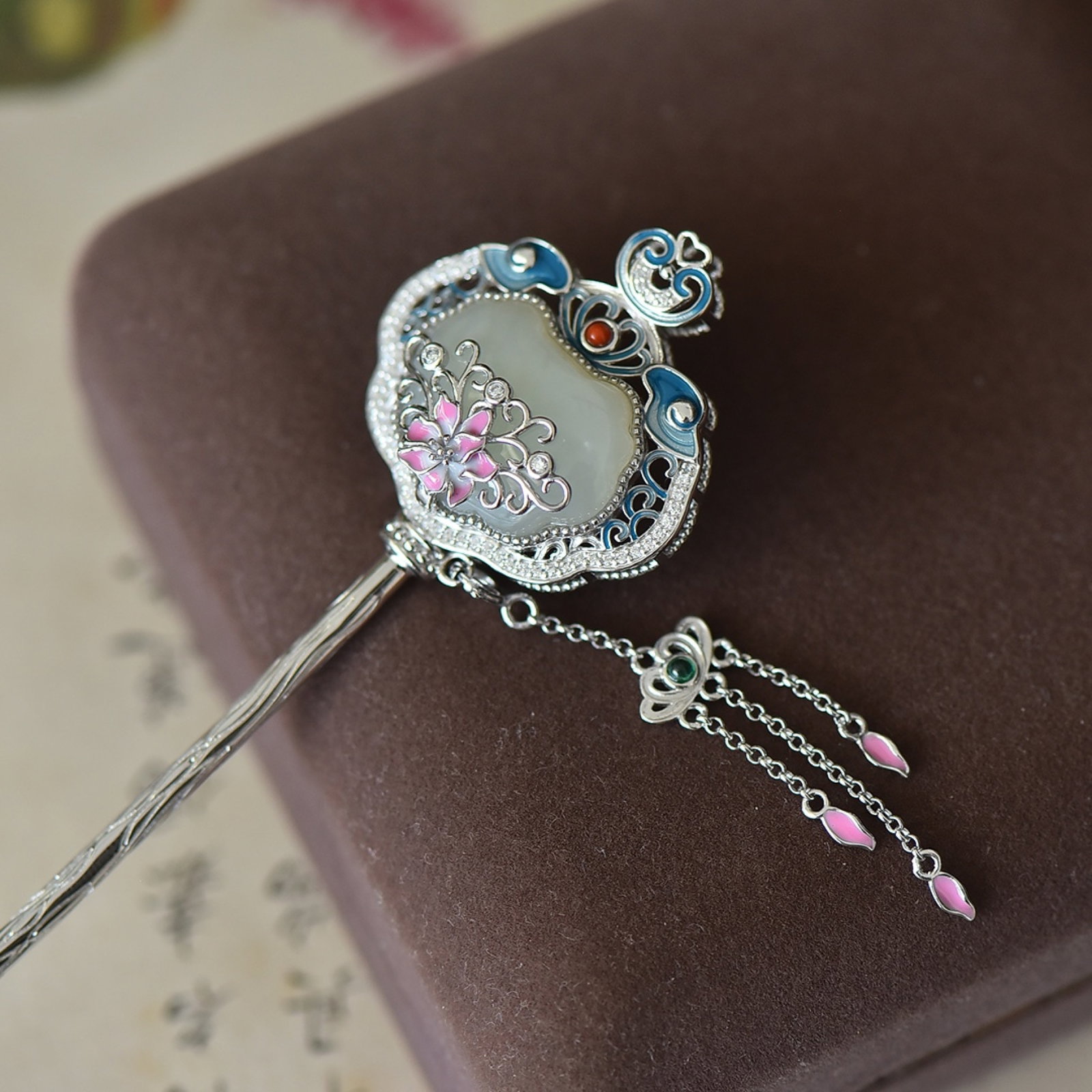 An Exquisite Sterling Silver Inlaid White Jade Enamel Hairpin,Inlaid Diamond: An Exquisite Sterling Silver Inlaid White Jade Enamel Hairpin,Inlaid Diamond 纯银镶白玉珐琅发簪,嵌钻石