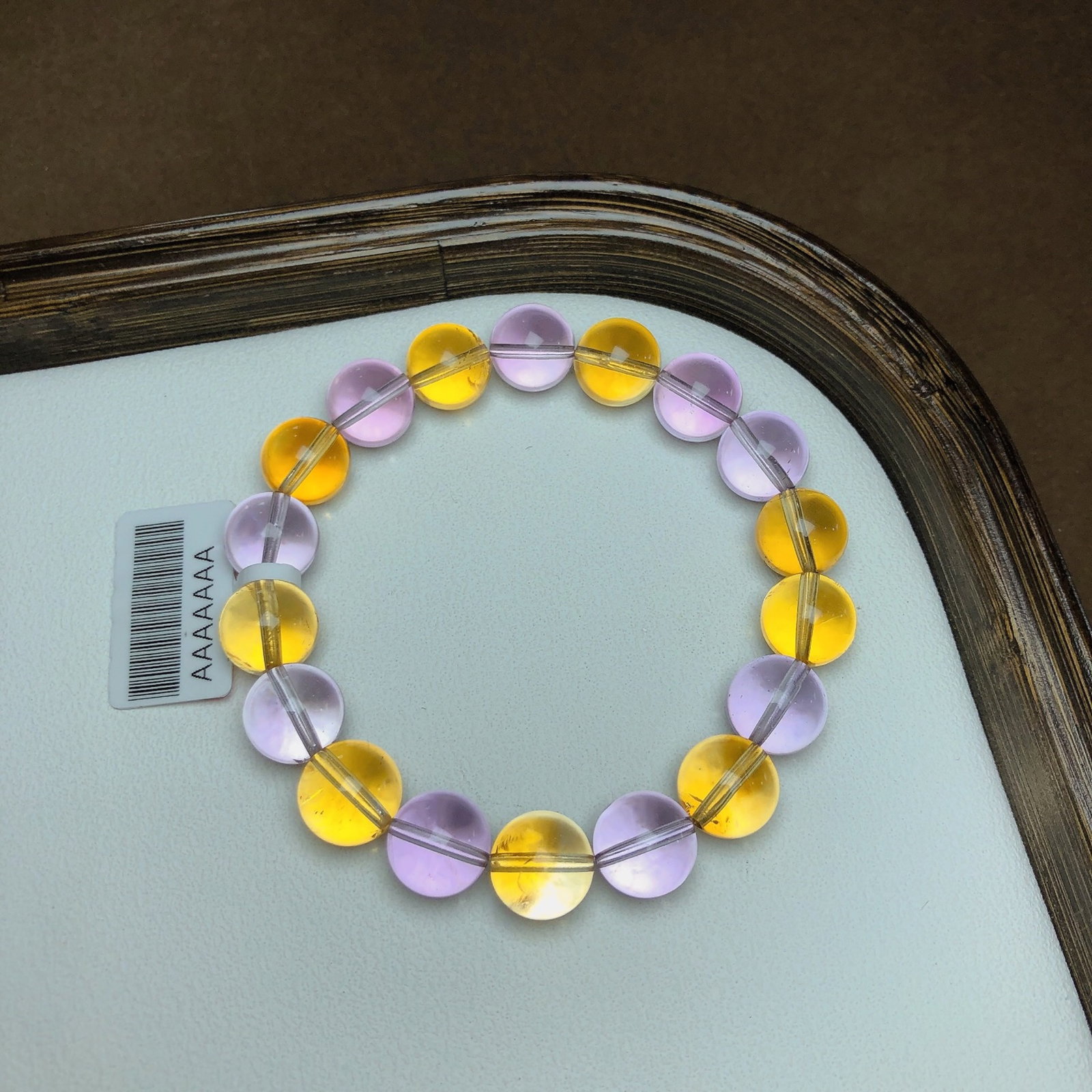 An Exquisite Crystal Bracelets