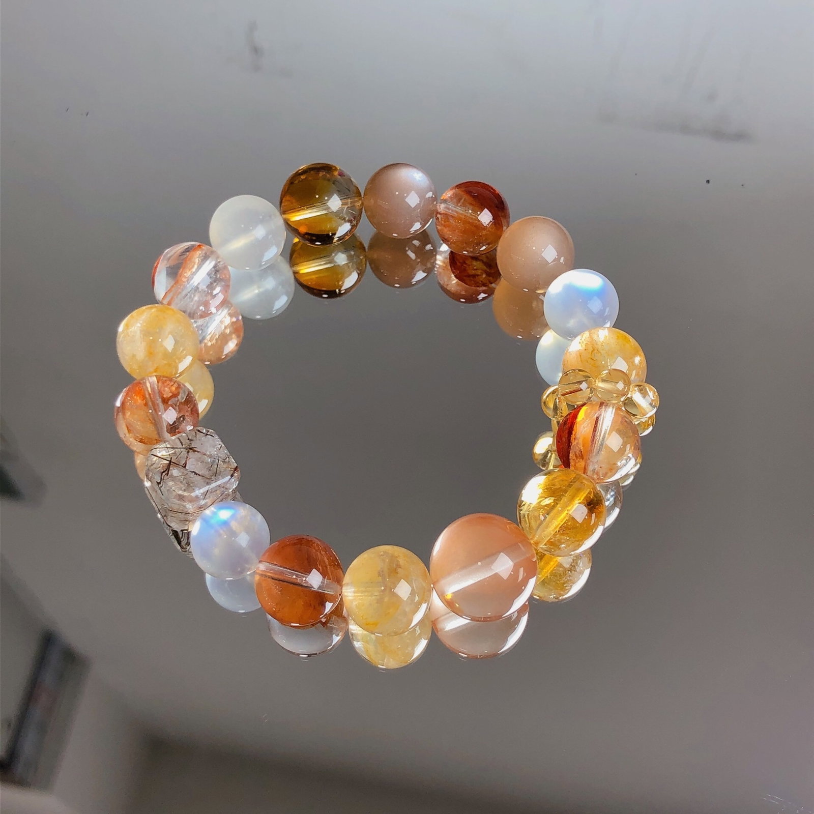 An Exquisite Crystal Bracelets - 2