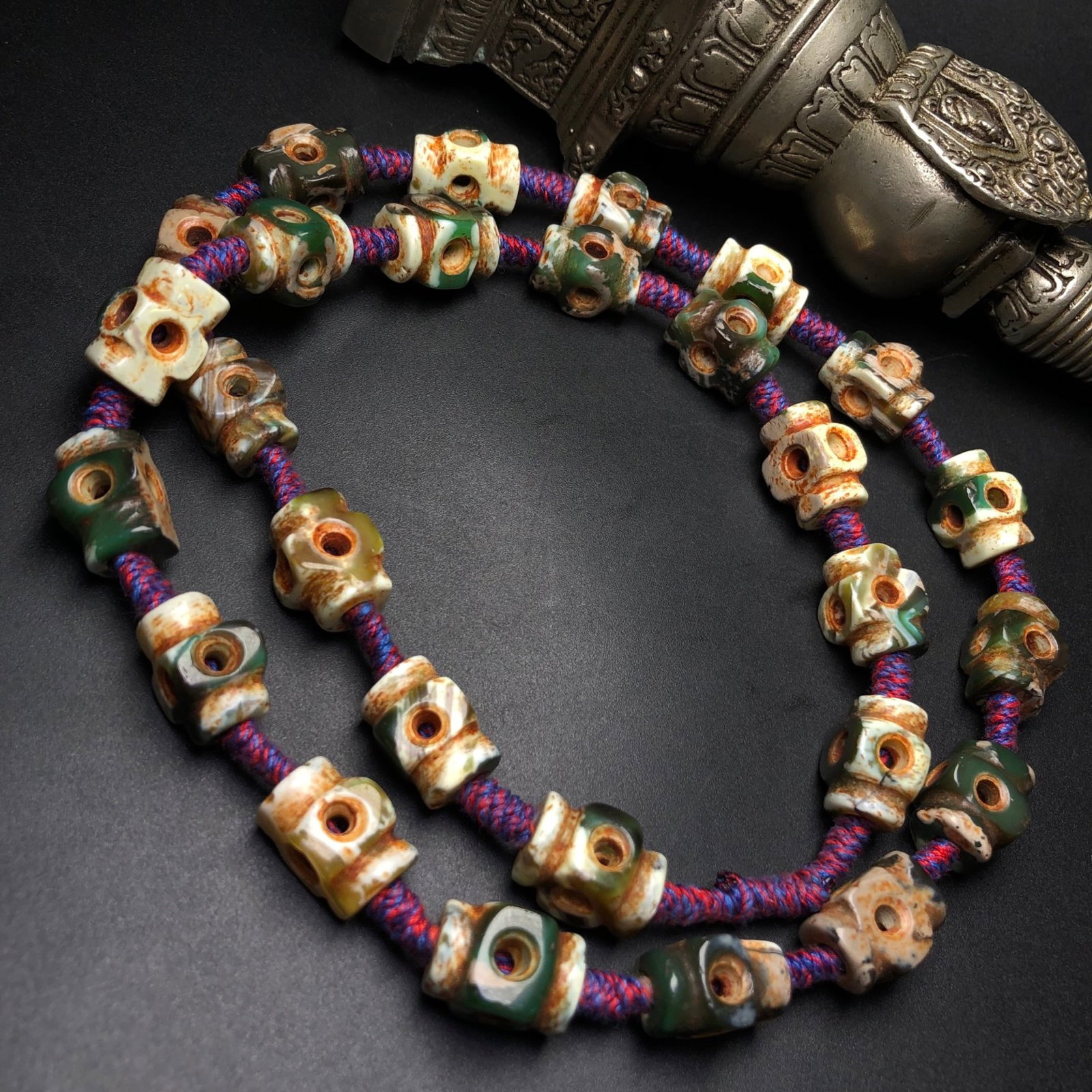 A Precious Agate Necklace - 2