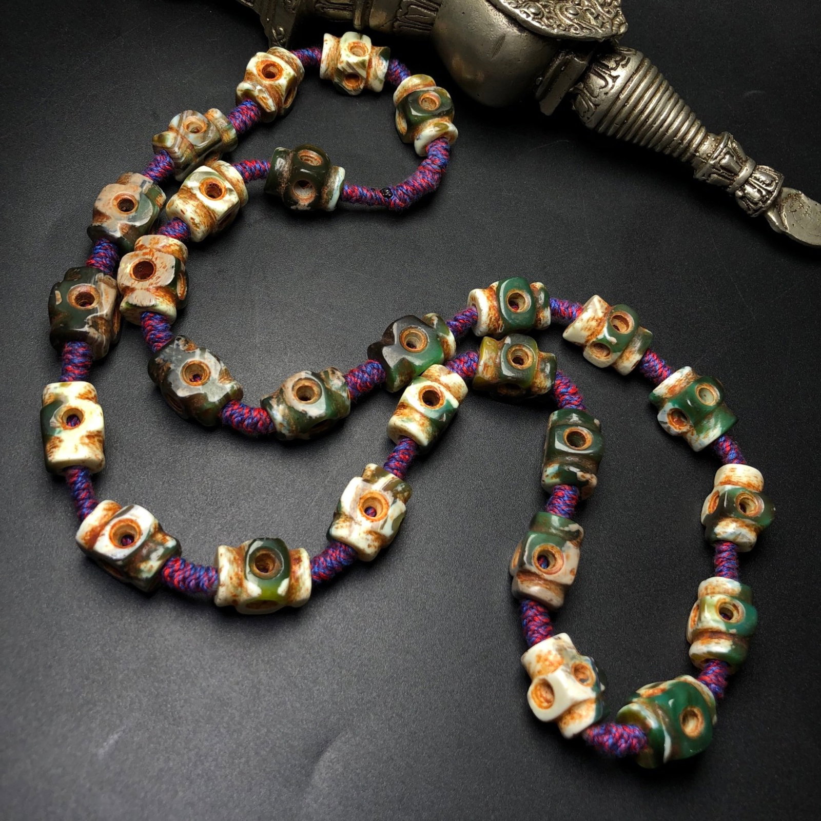 A Precious Agate Necklace - 4