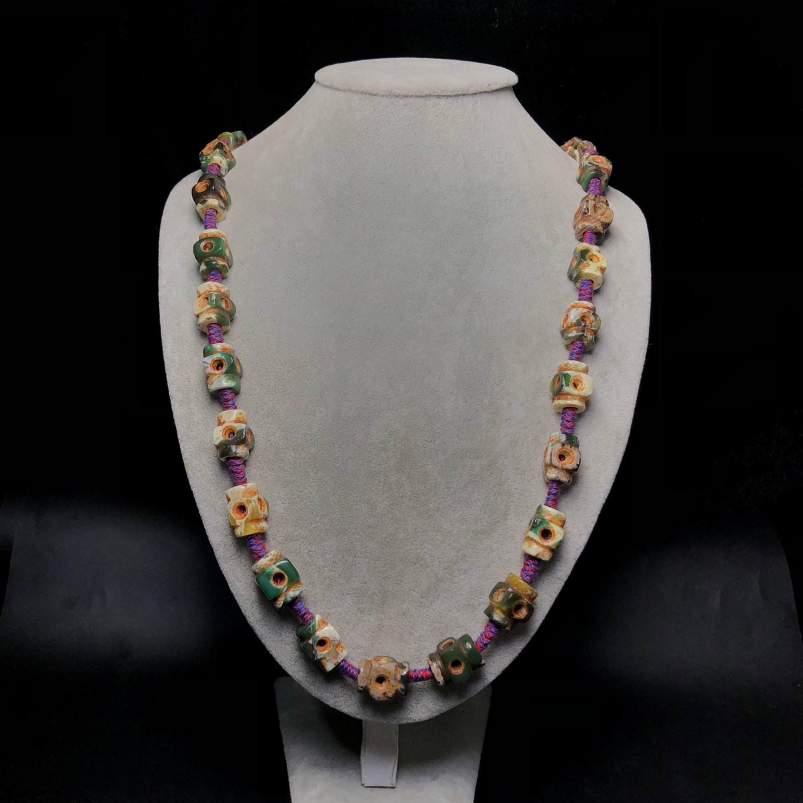 A Precious Agate Necklace - 8
