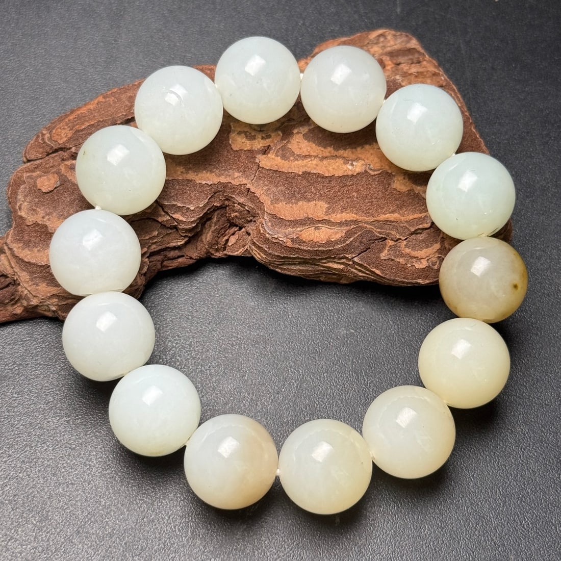 An Exquisite White Jade Bracelets - 2