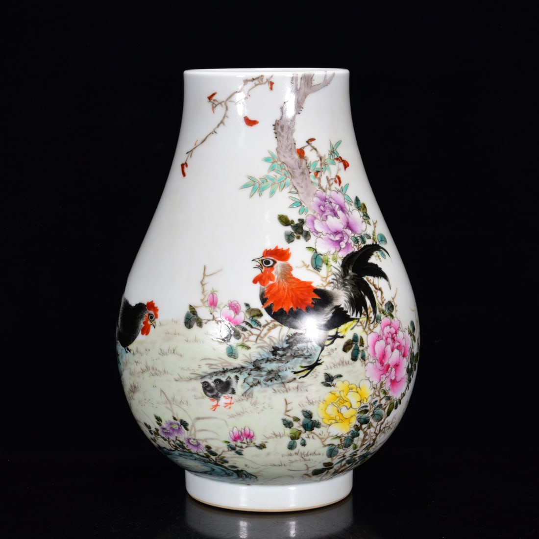 An Exquisite Famille-Rose Flower and Rooster Pattern Vase: An Exquisite Famille-Rose Flower and Rooster Pattern Vase,Qing Dynasty,China,with Qianlong Six-character Mark,Size:12.2inx8.7in,粉彩花卉公鸡纹瓶,中
