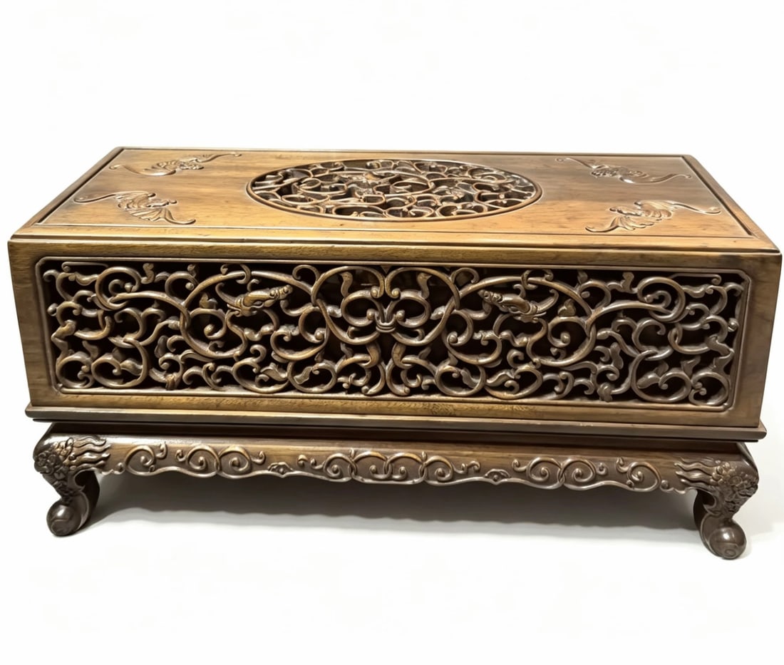 An Exquisite Golden Phoebe Dragon Pattern Bats Pattern Box,with Qianlong Imperial Poem (1 of 10)