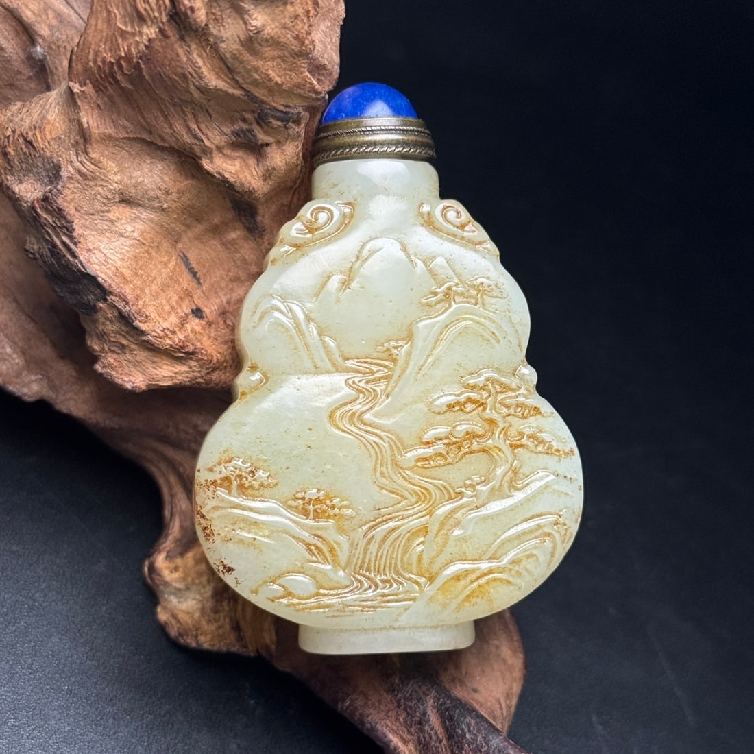 An Exquisite White Jade Landscape Pattern Snuff Bottle - 2