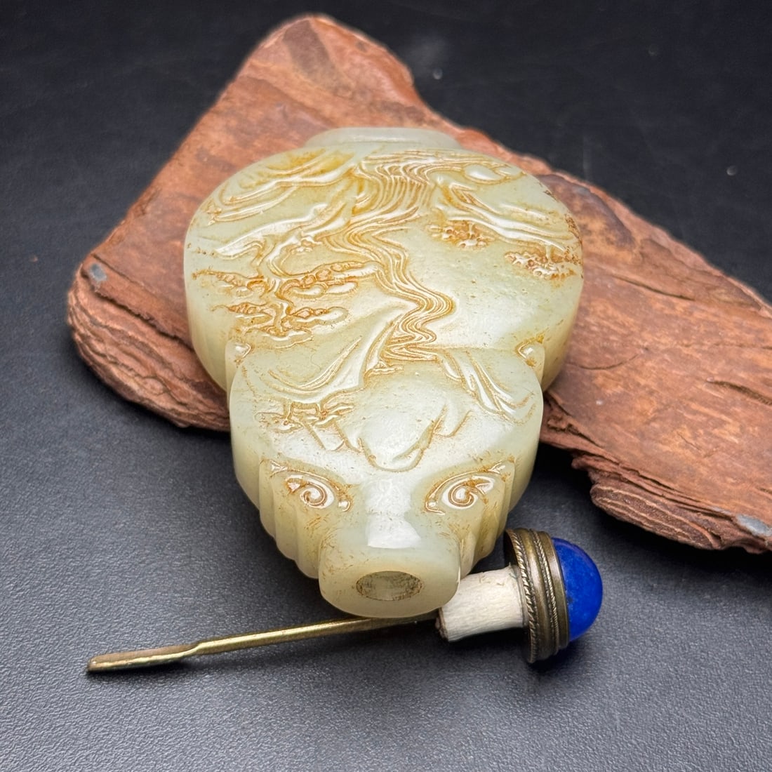 An Exquisite White Jade Landscape Pattern Snuff Bottle - 7