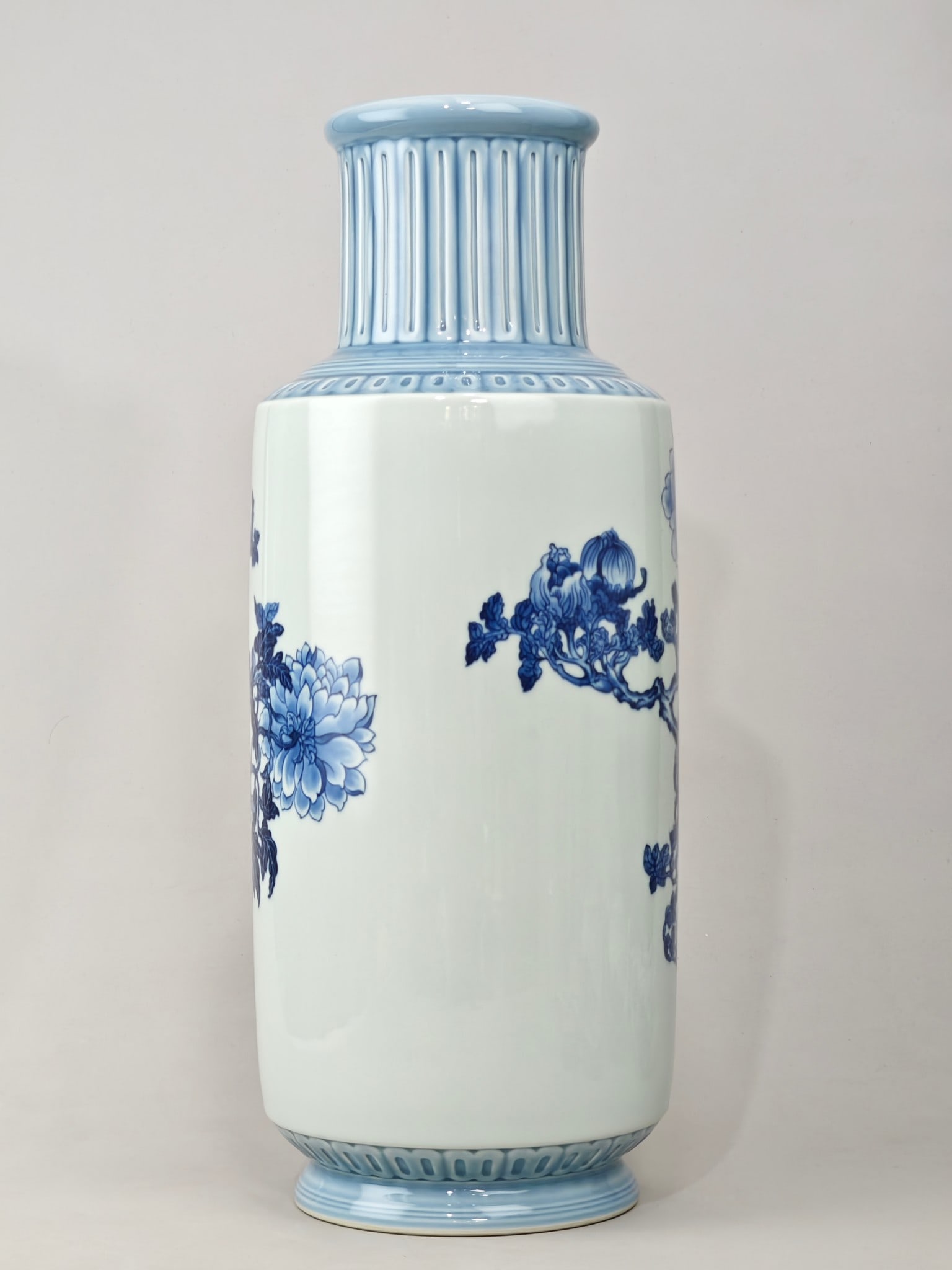 Blue and White Flower Pattern Vase - 2