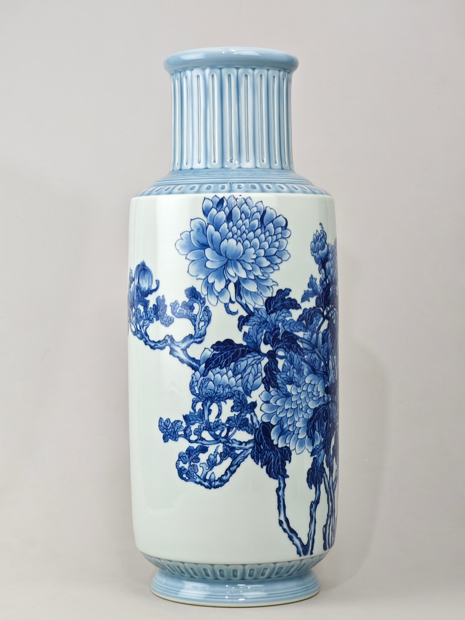 Blue and White Flower Pattern Vase - 3