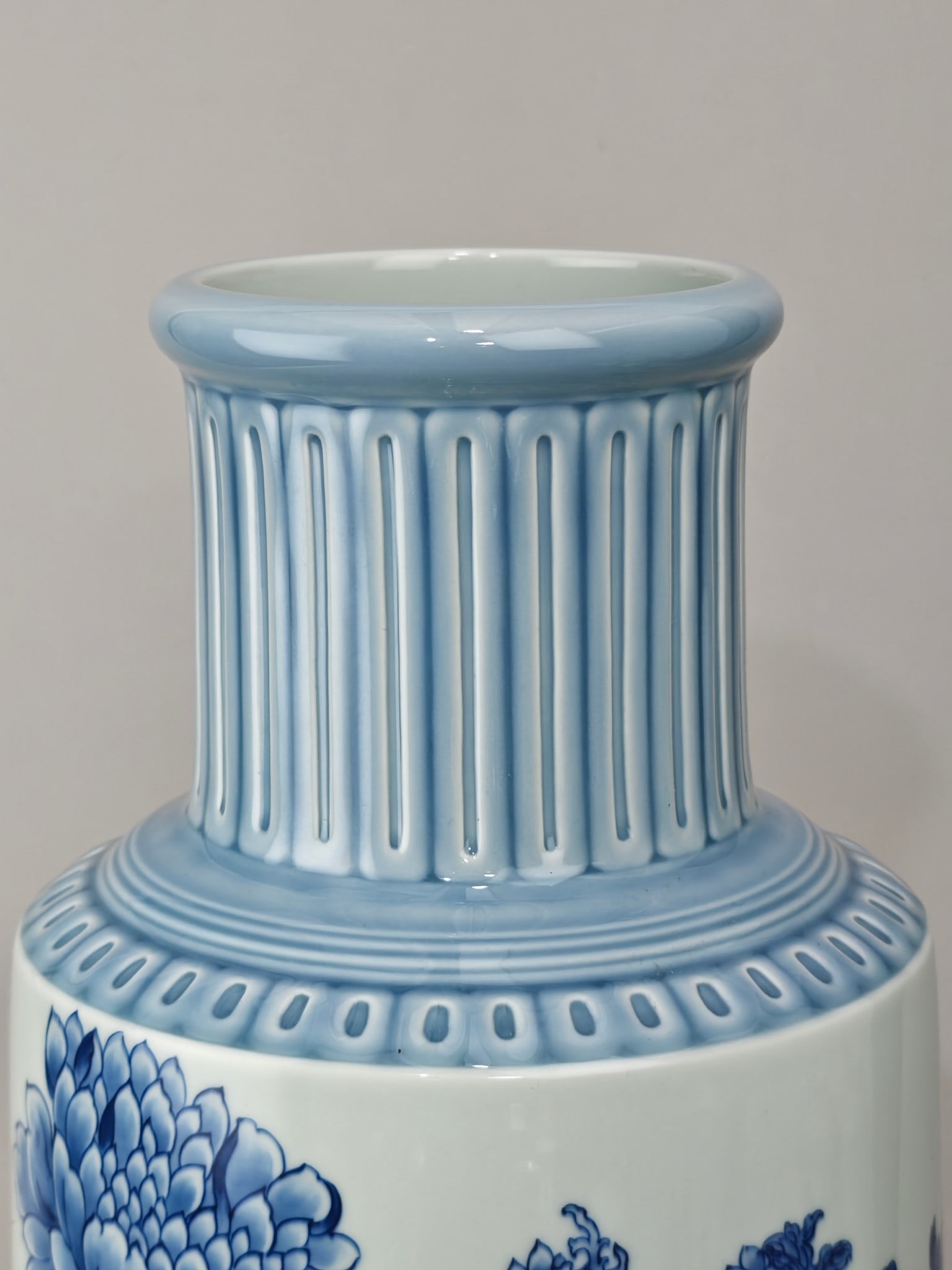 Blue and White Flower Pattern Vase - 5