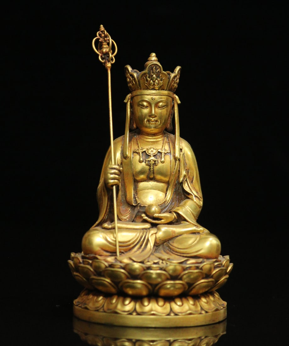 An Exquisite Gilt Bronze Statue of Kshitigarbha Bodhisattva: An Exquisite Gilt Bronze Statue of Kshitigarbha Bodhisattva,Ming Dynasty,China,Size:4.3inx2.2in,Weight:514g,铜鎏金地藏王像,中国明代