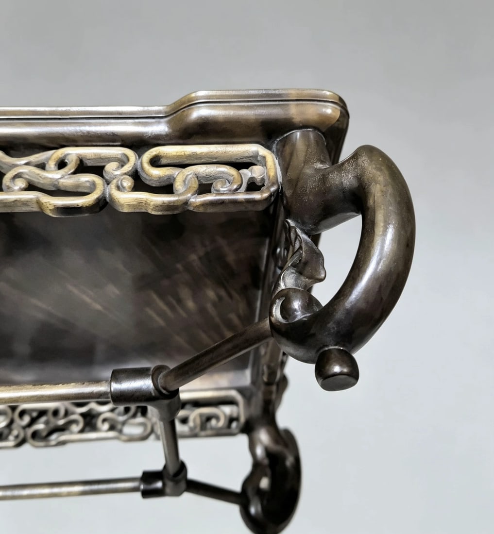 An Exquisite Golden Phoebe Table - 4
