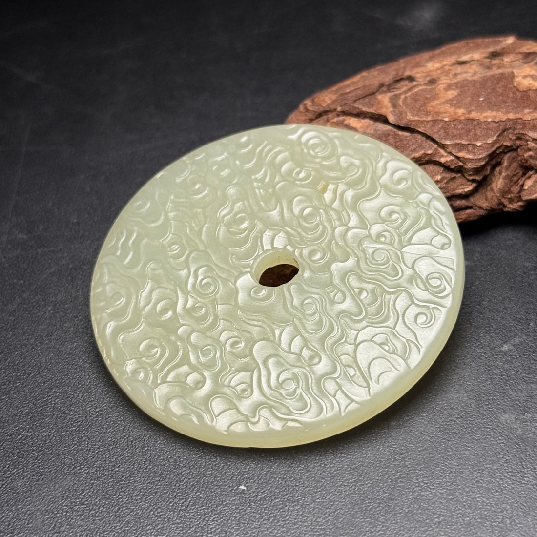 An Exquisite White Jade Auspicious Cloud Pattern Pendant - 7
