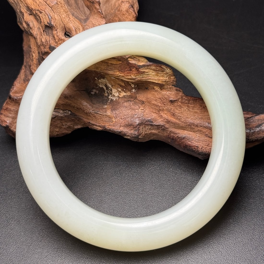 An Exquisite White Jade Bracelets - 2