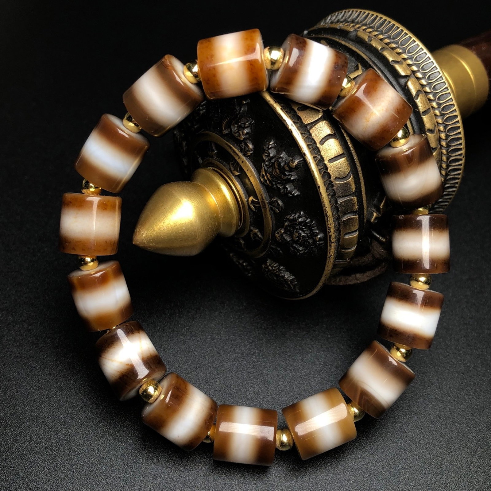 An Exquisite Agate Bracelets - 4