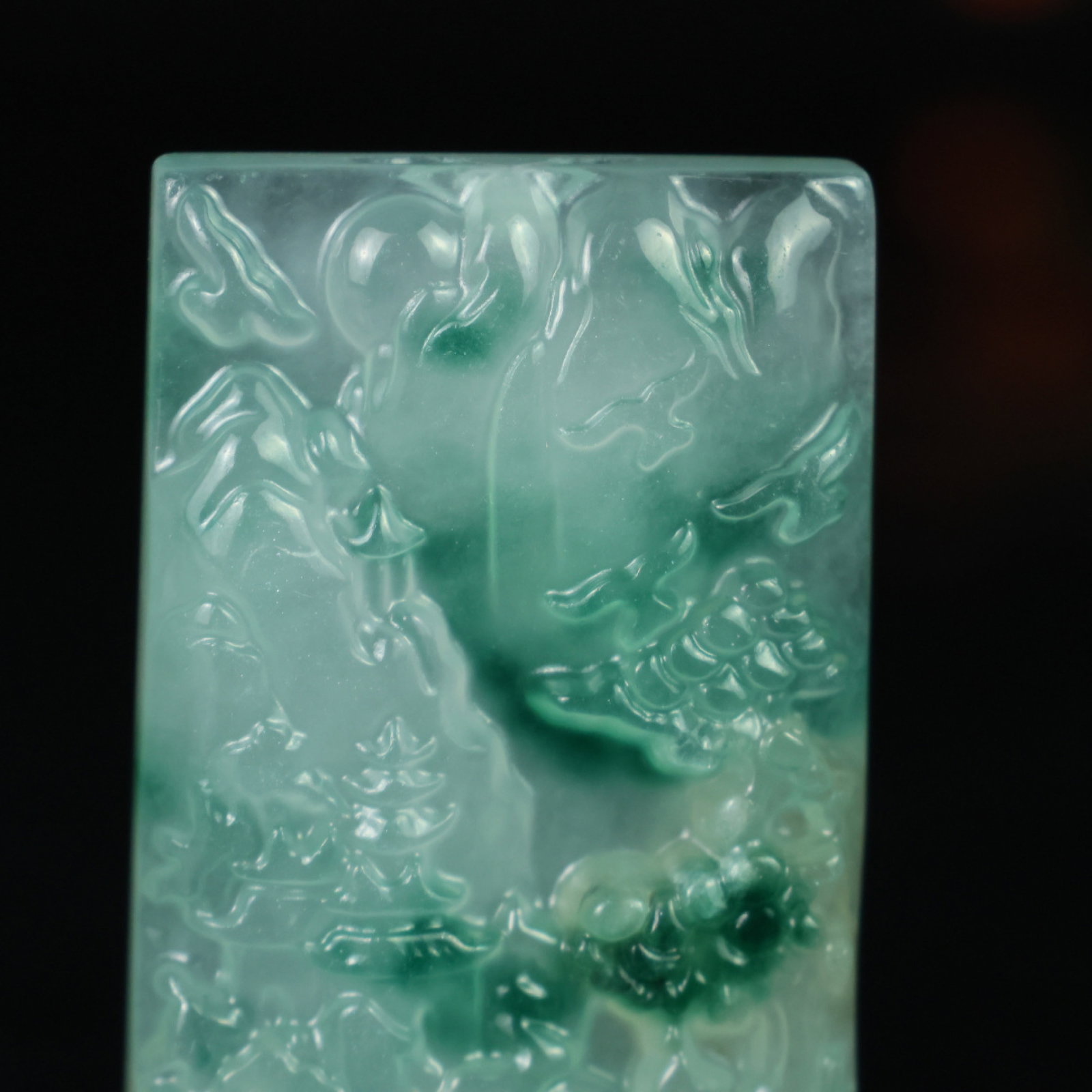 An Exquisite Jadeite Landscape Pattern Pendant - 2