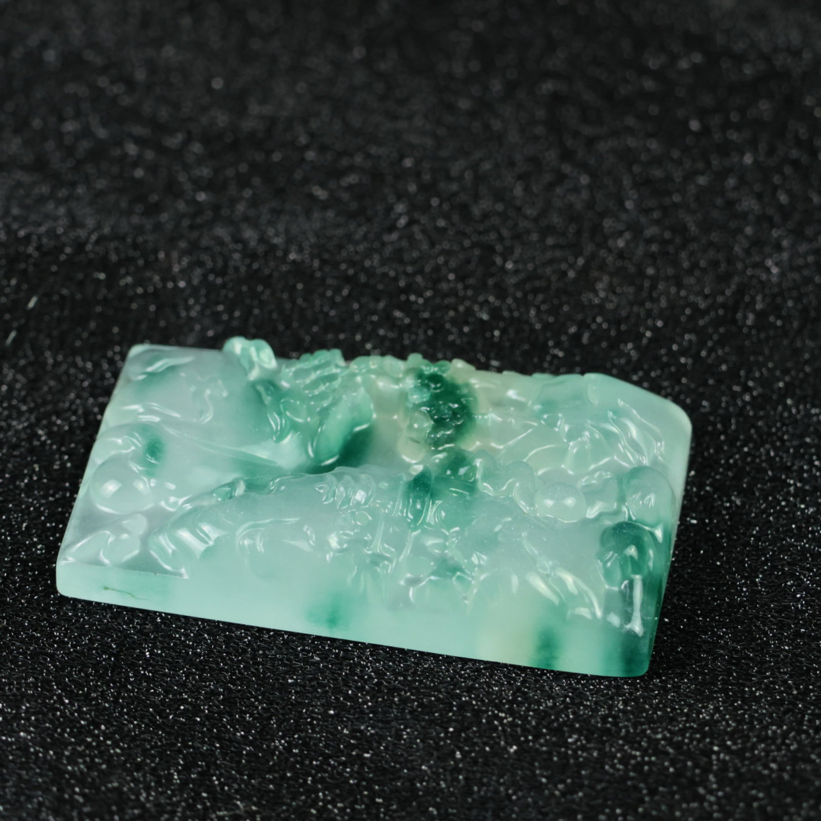 An Exquisite Jadeite Landscape Pattern Pendant - 7