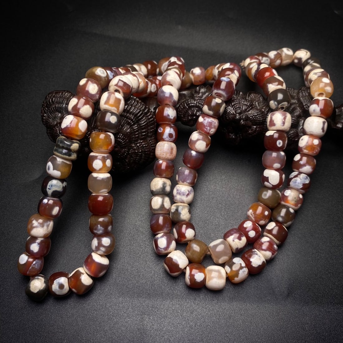 An Exquisite Agate Necklace - 3