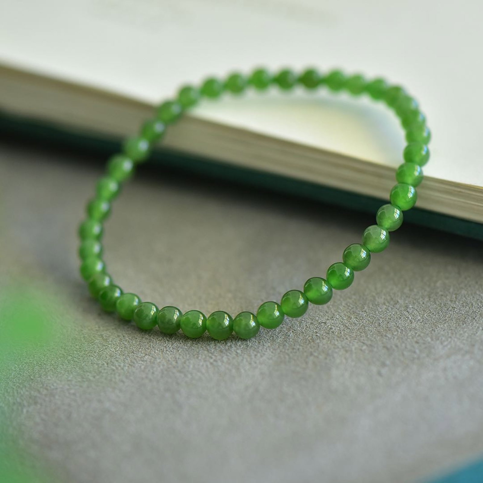 An Exquisite Jasper Bracelets - 3