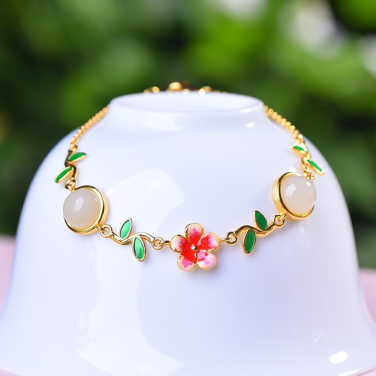 An Exquisite Sterling Silver-Gold Plated Inlaid White Jade Enamel Bracelets: An Exquisite Sterling Silver-Gold Plated Inlaid White Jade Enamel Bracelets,Size:8mmx8mm 纯银镀金镶白玉珐琅手链