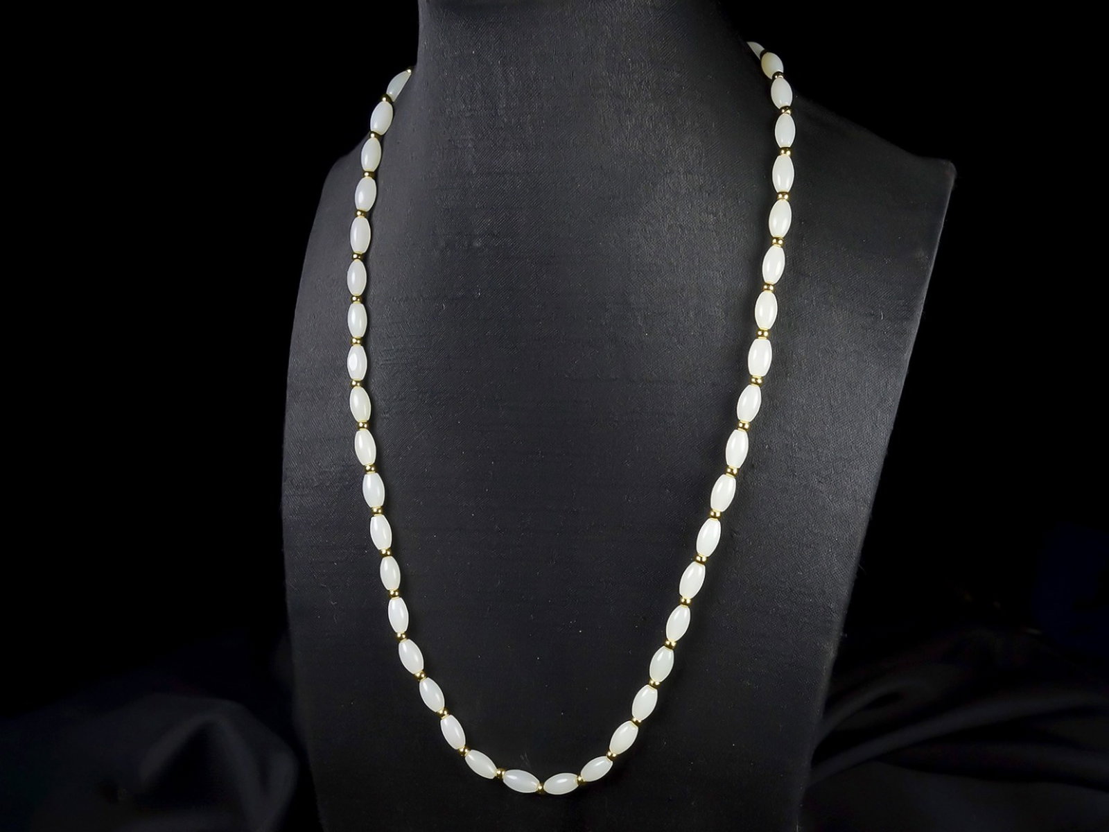 An Exquisite White Jade Bracelets - 7
