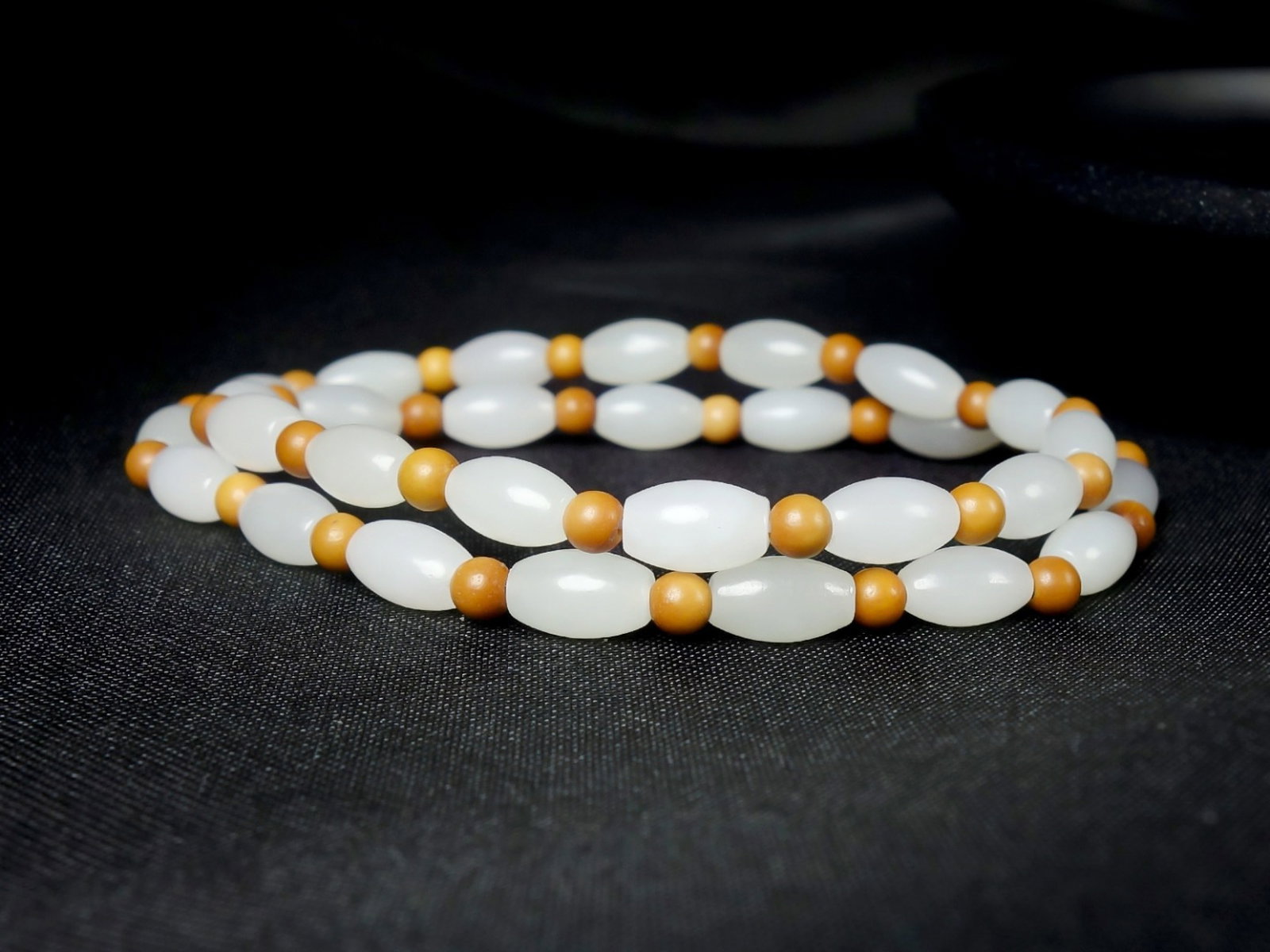 An Exquisite White Jade Bracelets - 4