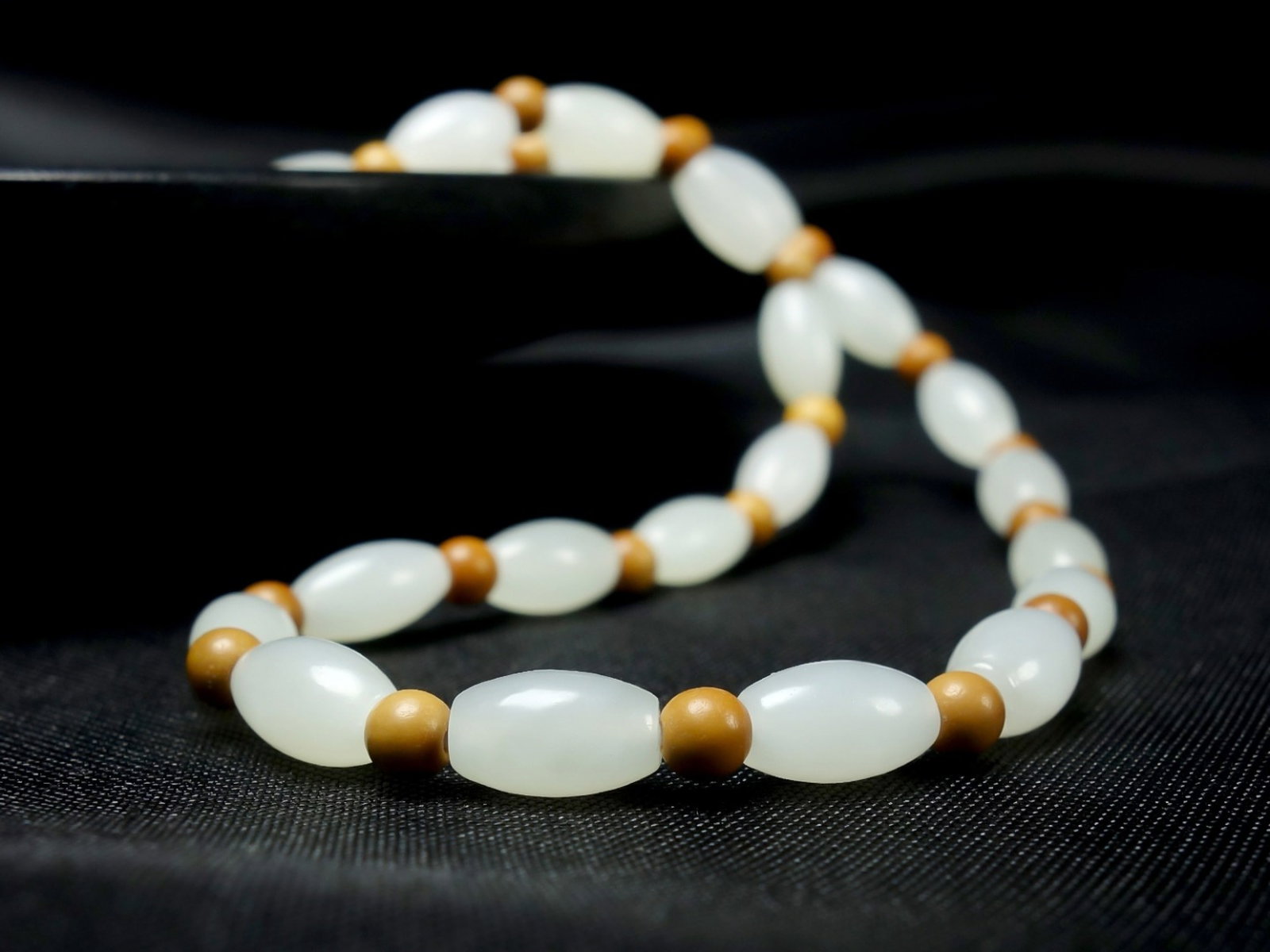An Exquisite White Jade Bracelets - 6