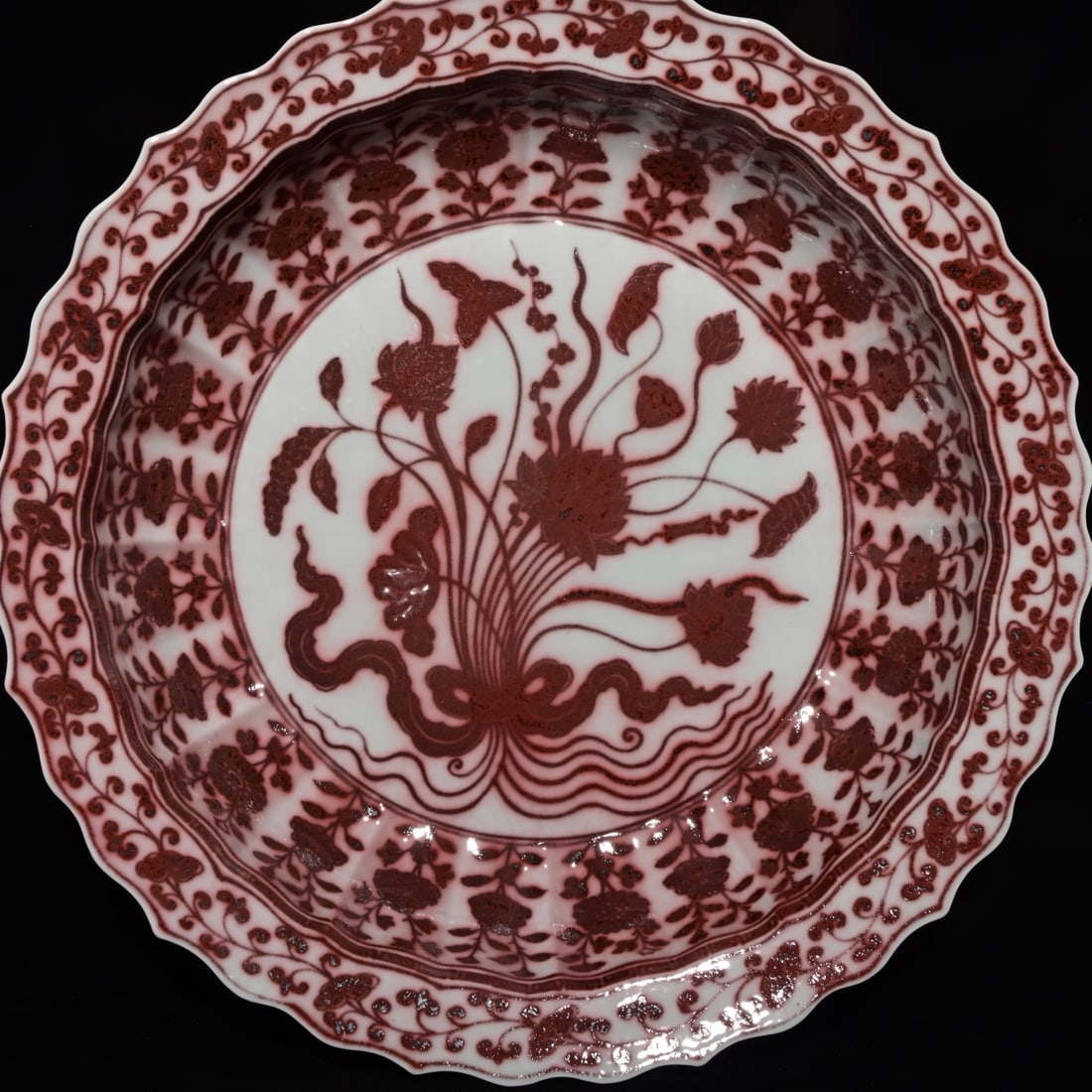 An Exquisite Underglaze-Red Flower Pattern Lotus Pattern Plate, - 2