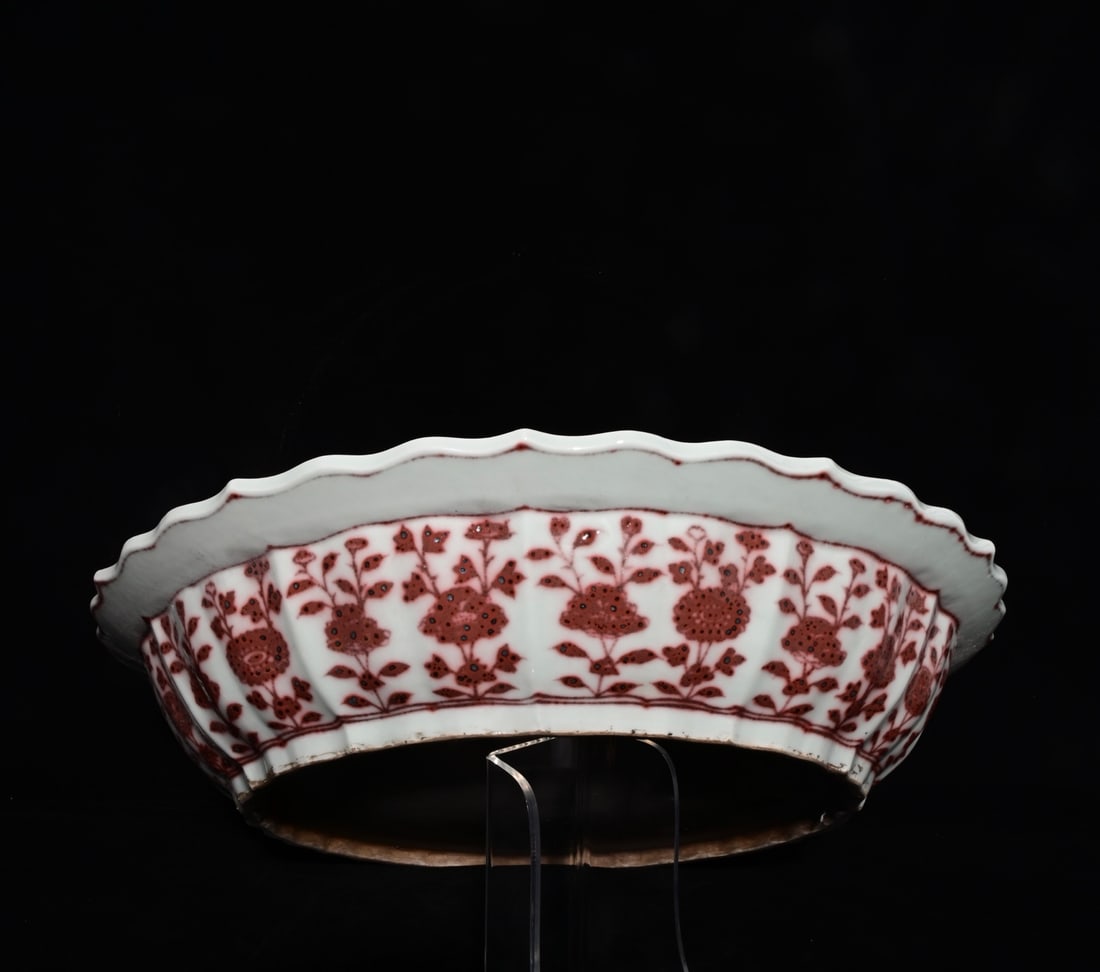 An Exquisite Underglaze-Red Flower Pattern Lotus Pattern Plate, - 7