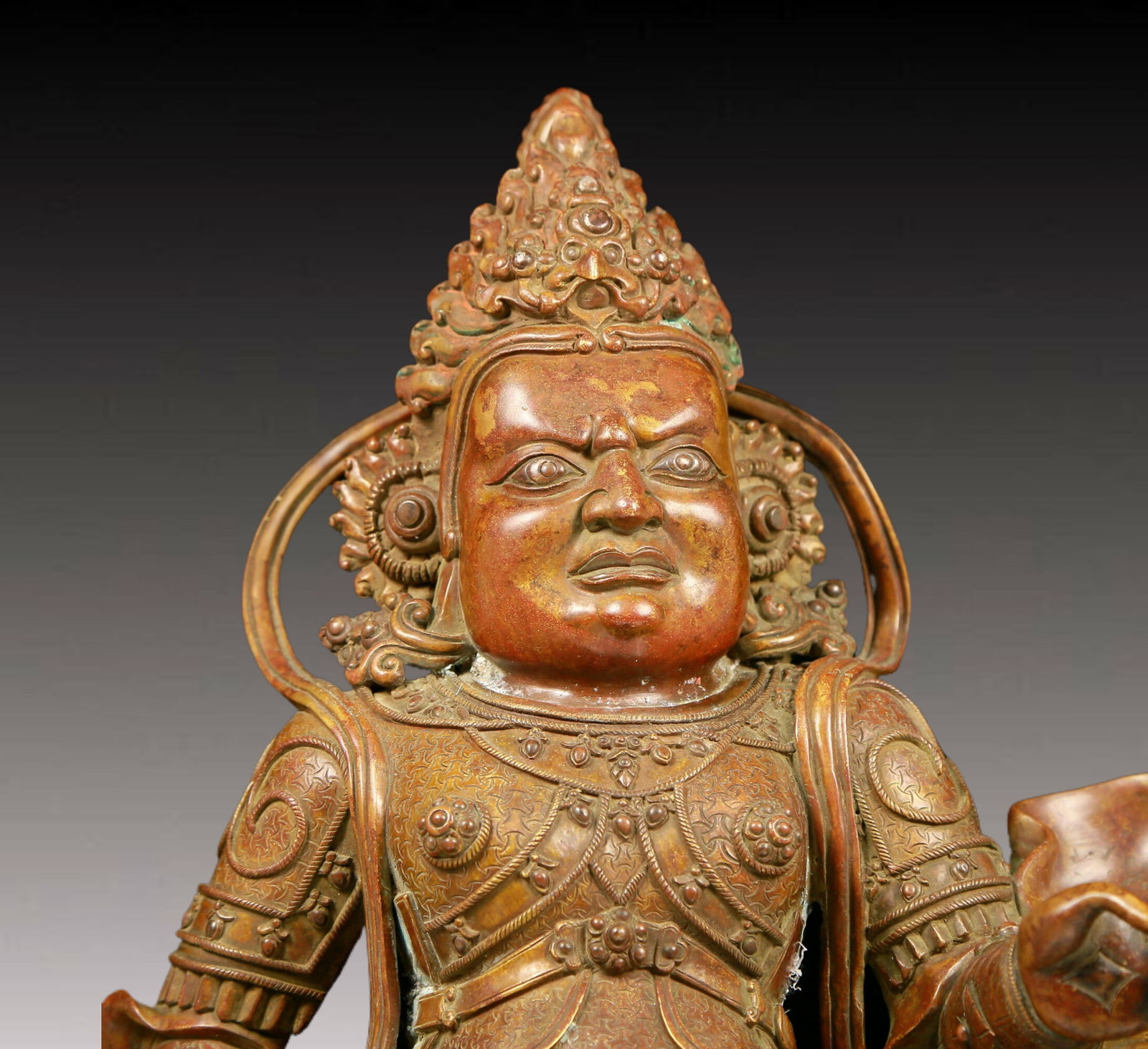A solemn bronze figure - 2