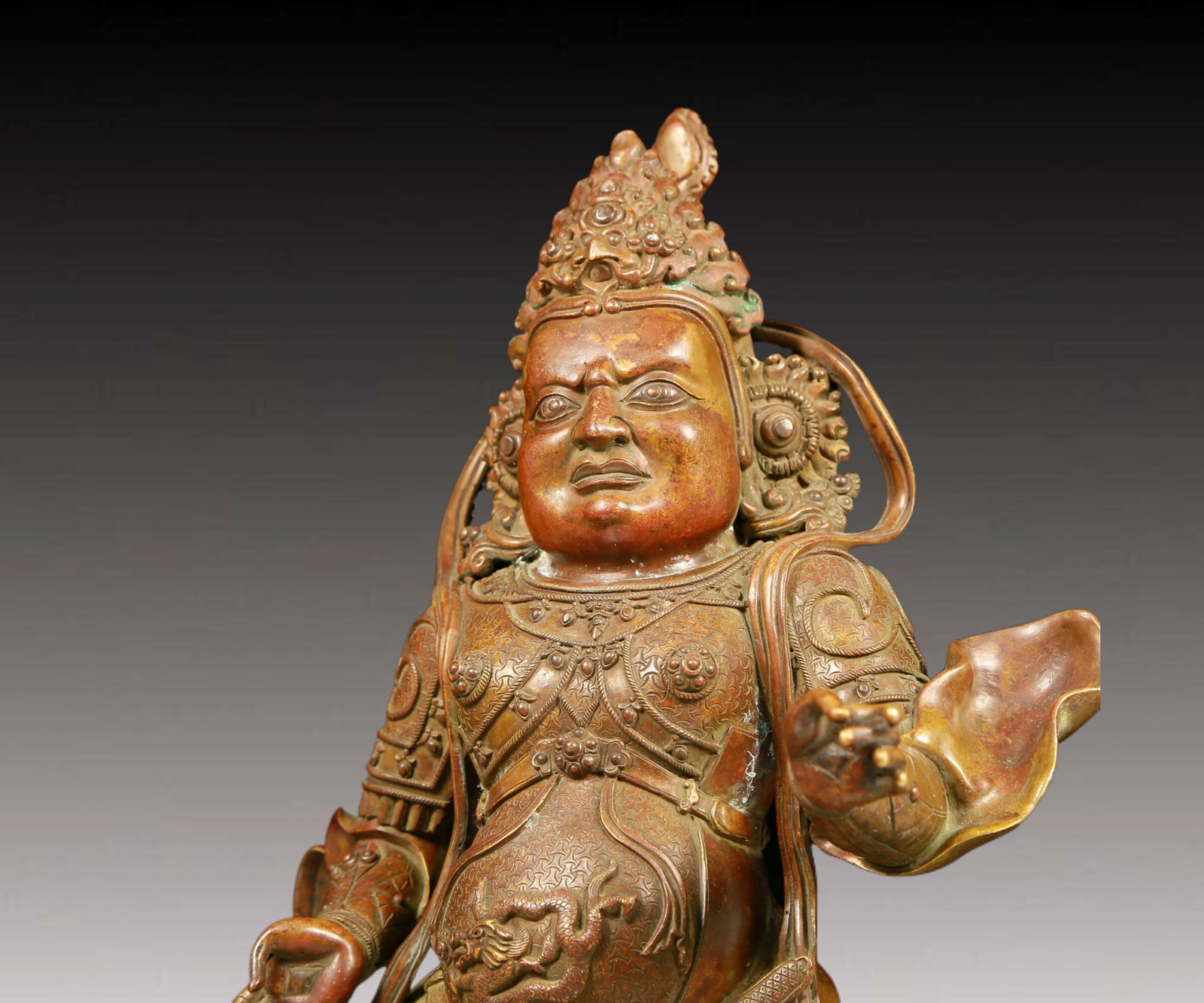 A solemn bronze figure - 6