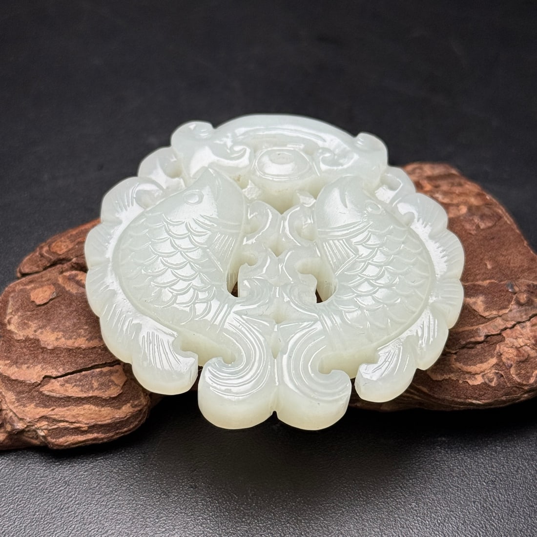 An Exquisite White Jade Fish Pattern Pendant - 7