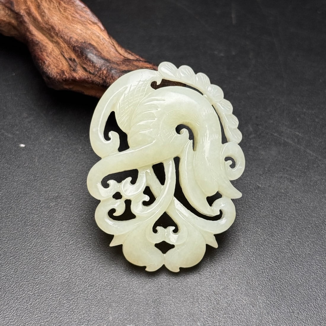 An Exquisite White Jade Crane Pattern Pendant - 3