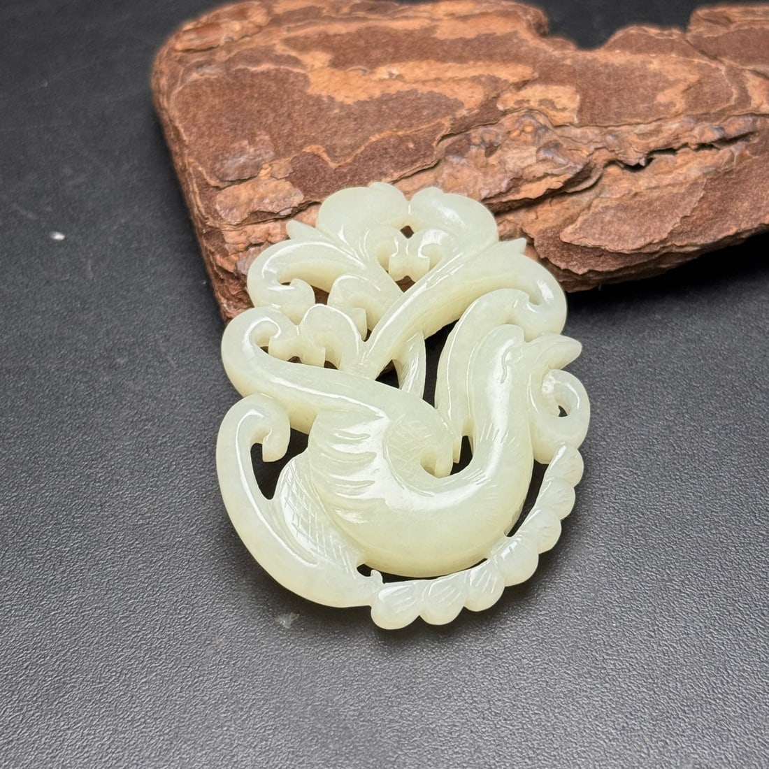 An Exquisite White Jade Crane Pattern Pendant - 7