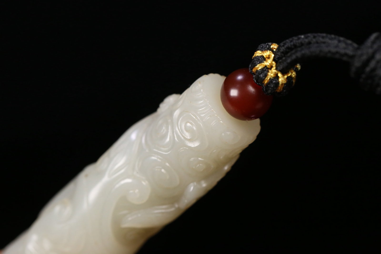 An Exquisite White Jade Dragon Pattern Pendant - 5