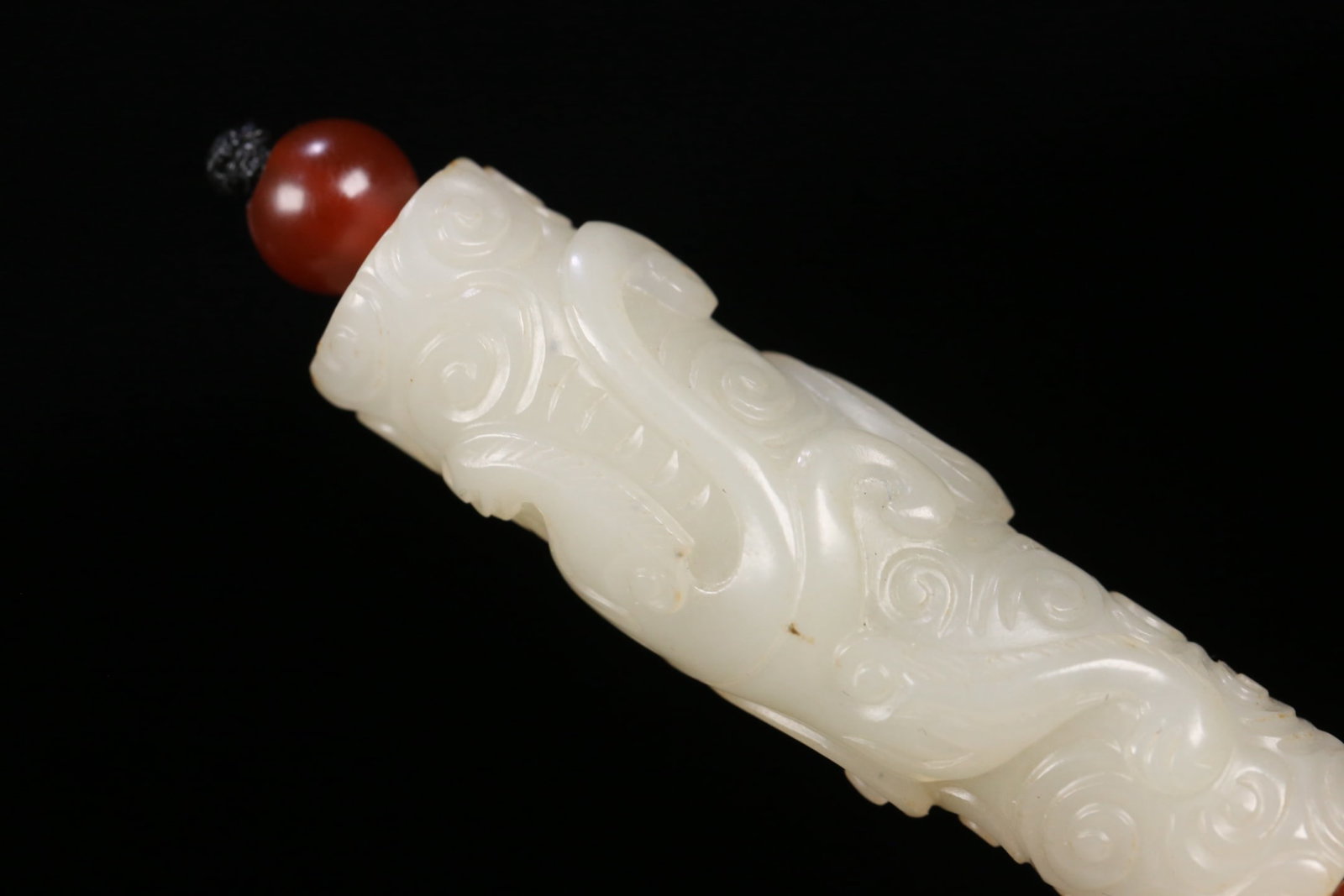 An Exquisite White Jade Dragon Pattern Pendant - 9