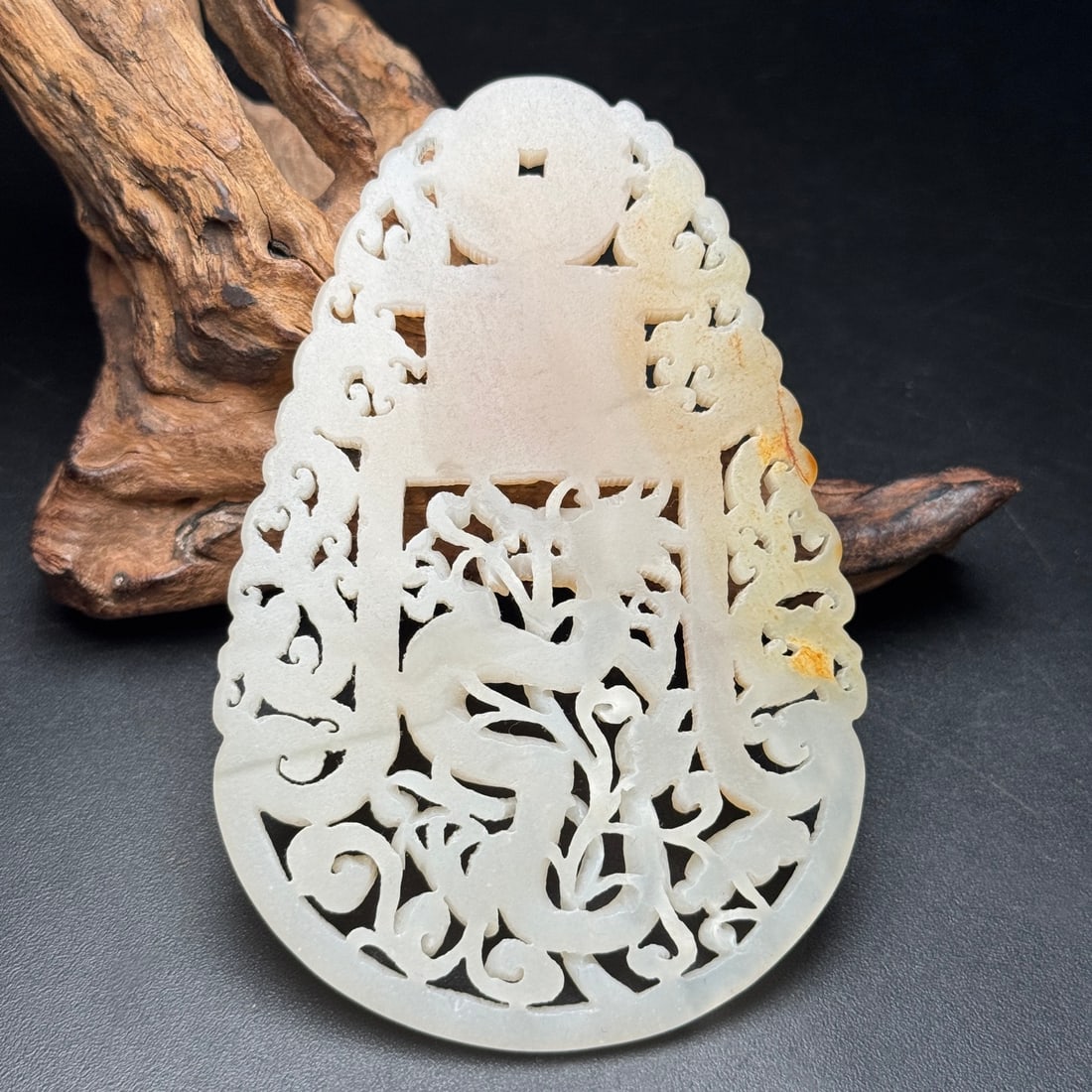 An Exquisite White Jade Dragon Pattern Pendant - 3