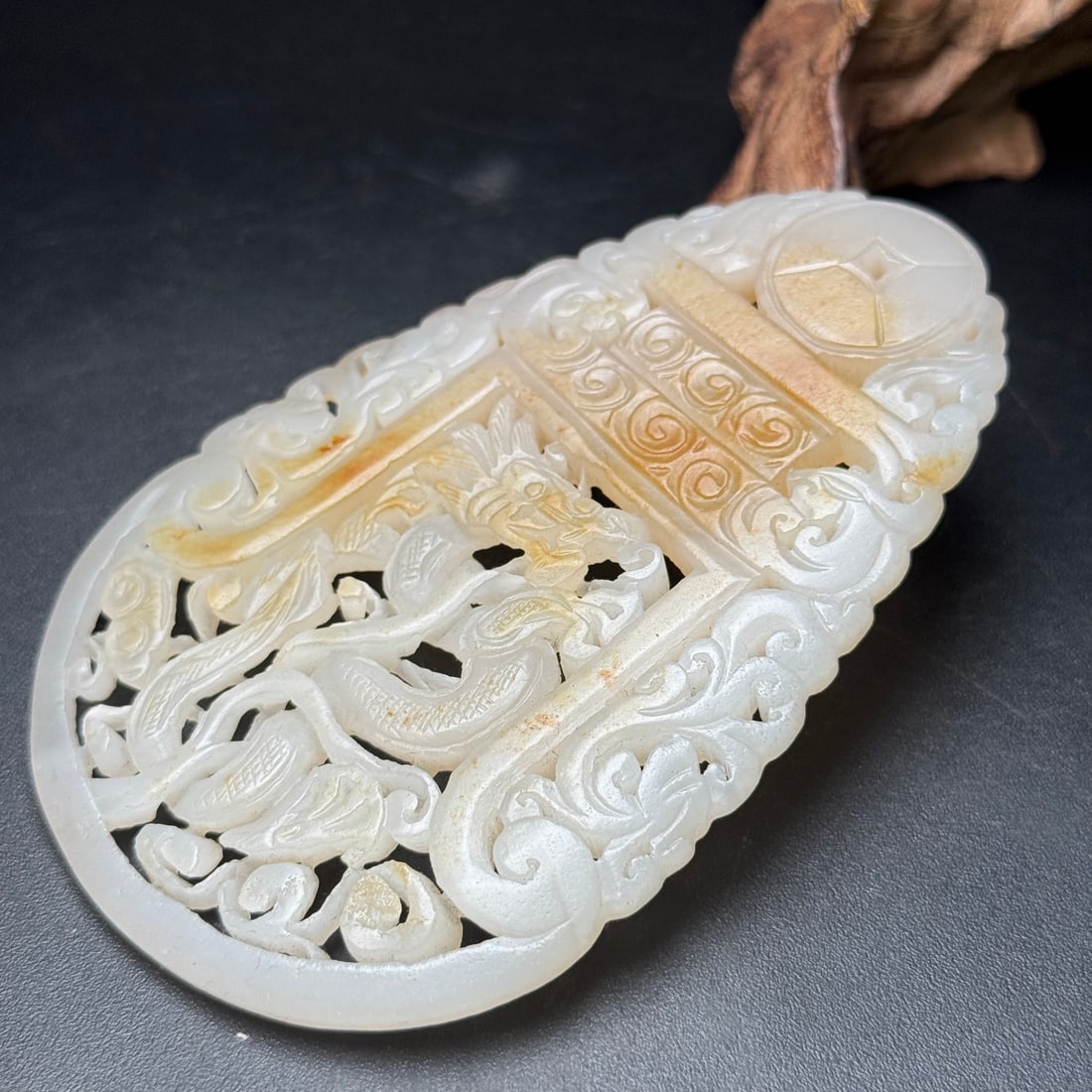 An Exquisite White Jade Dragon Pattern Pendant - 4