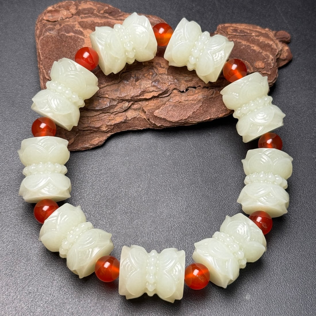 An Exquisite White Jade Lotus Pattern Bracelets - 2