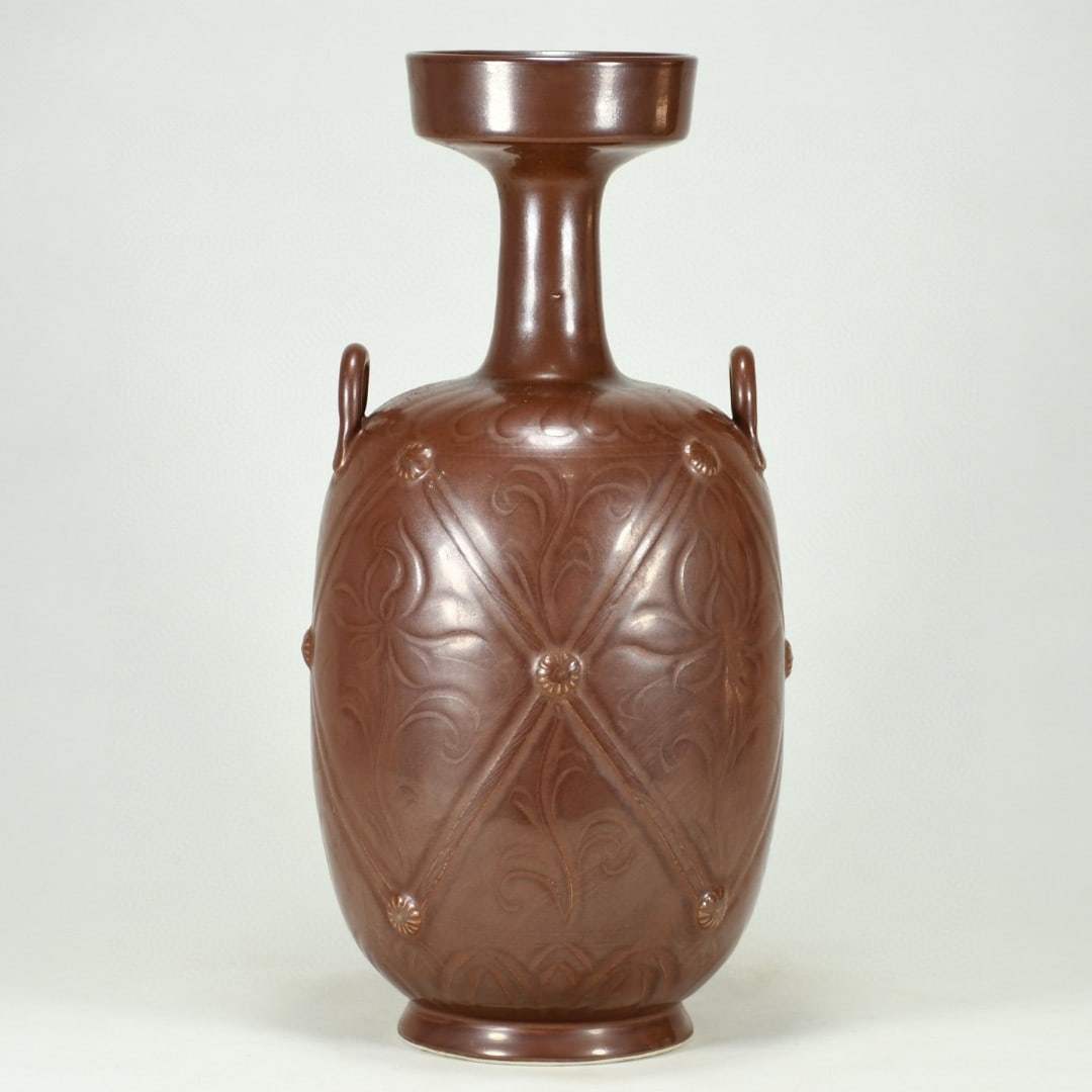 An Exquisite Brown Glaze Flower Pattern Ewer - 4