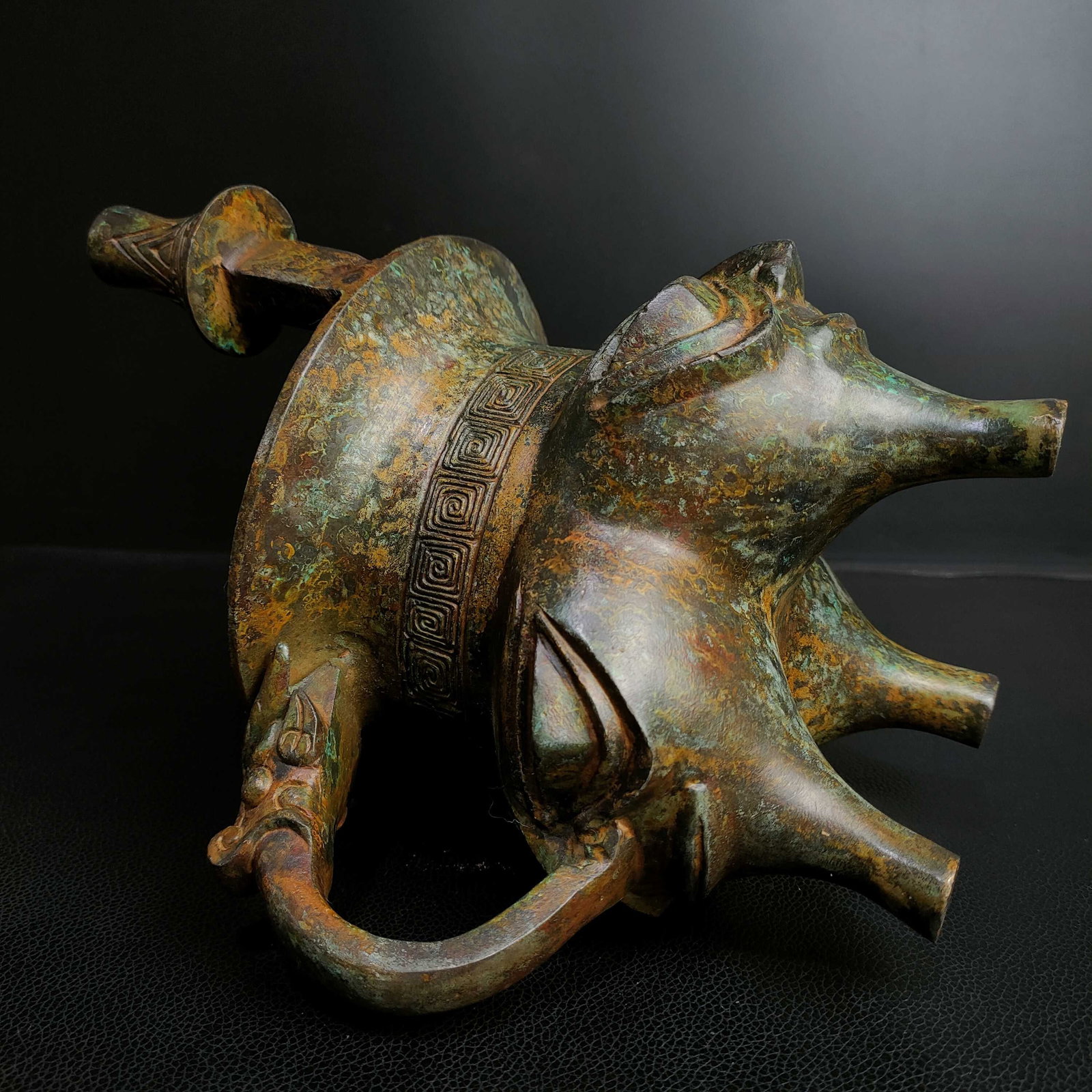 An Exquisite Bronze Figure-Face Pattern Cup - 7