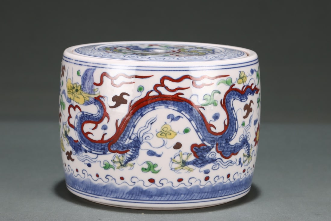 An Exquisite Doucai Lotus Pattern Dragon Pattern Jar - 3