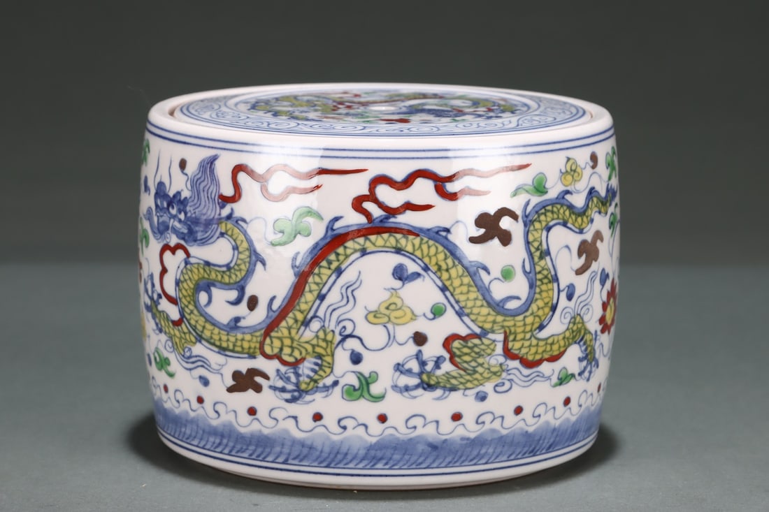 An Exquisite Doucai Lotus Pattern Dragon Pattern Jar - 4